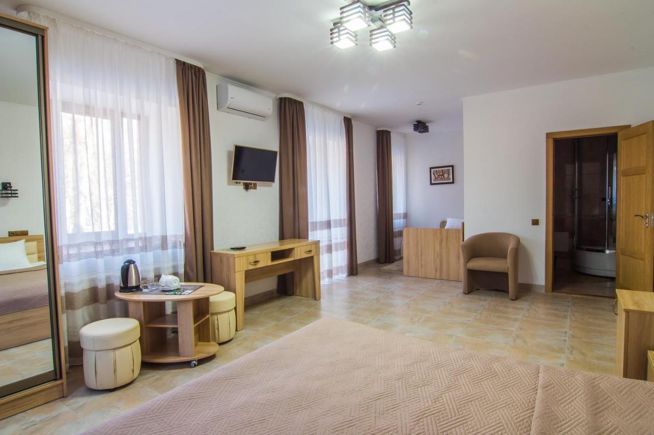 Hotel Мисливець В Комплексі "Сокіл" Susk Esterno foto